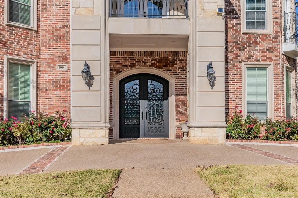 1004 Drake Drive Euless, TX 76039 - Photo 3 of 6