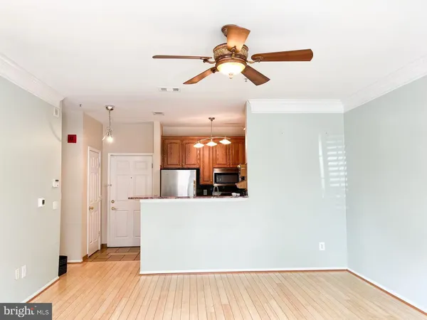 $1,950 | 1570 Spring Gate Dr., Unit 7109, McLean, VA 22102