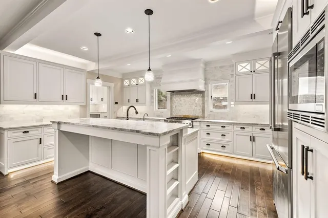 $2,100,000 | 6842 Merrilee Lane, Dallas, TX 75214