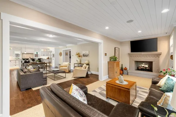 $2,000,000 | 6842 Merrilee Lane, Dallas, TX 75214