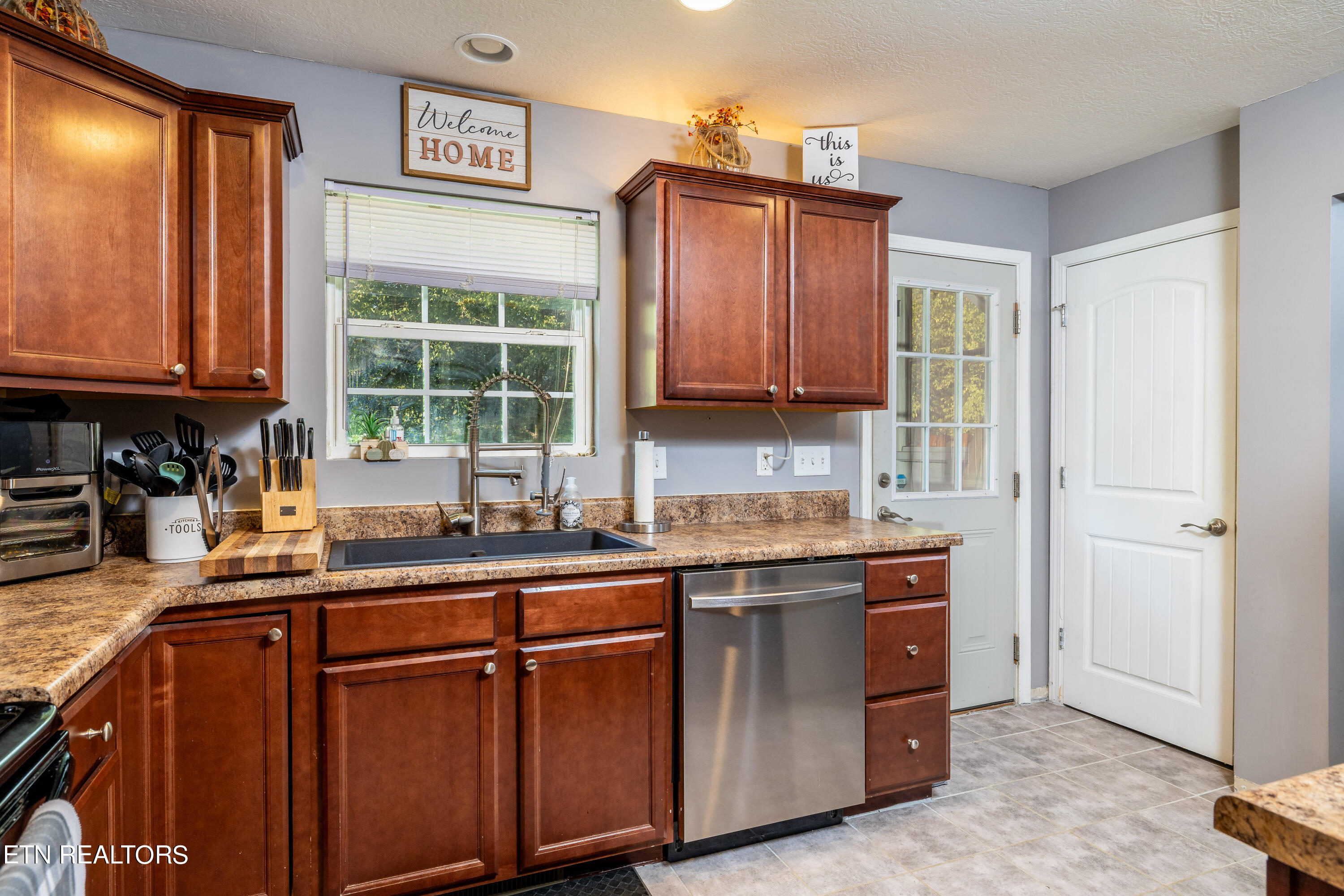 1719 Middlesettlements Road Maryville, TN 37801 - Photo 20 of 38 new dishwasher in 2024