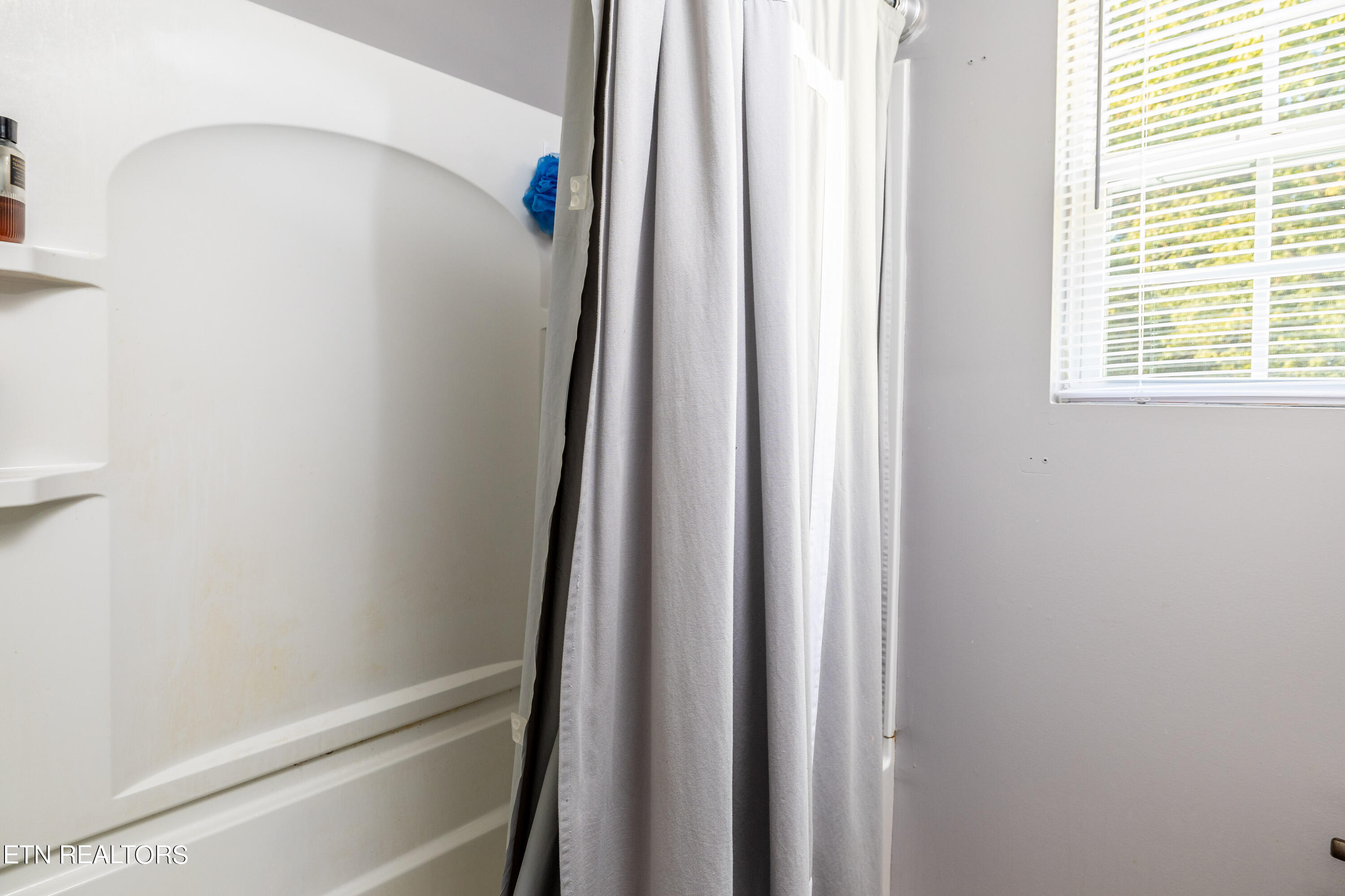 1719 Middlesettlements Road Maryville, TN 37801 - Photo 30 of 38 newer shower insert