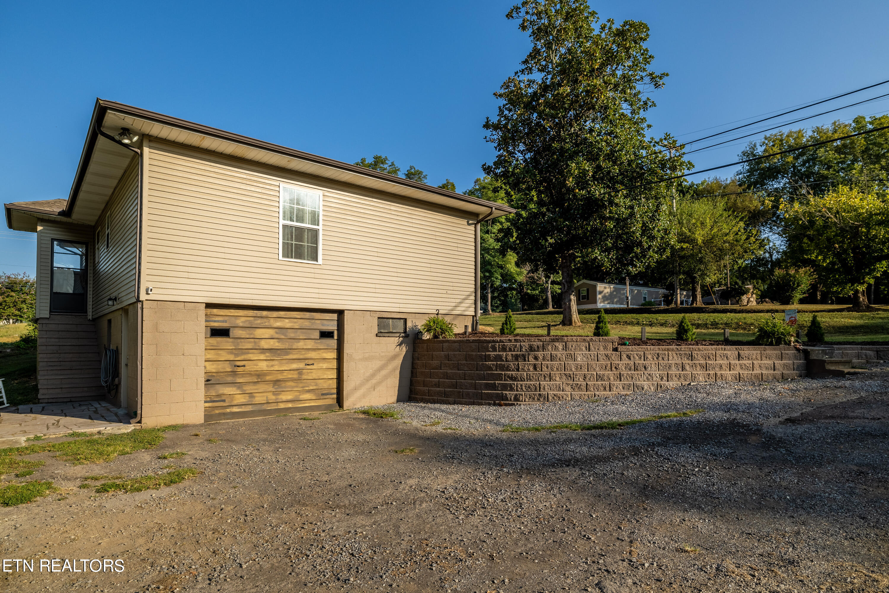 1719 Middlesettlements Road Maryville, TN 37801 - Photo 4 of 38 bsmt garage