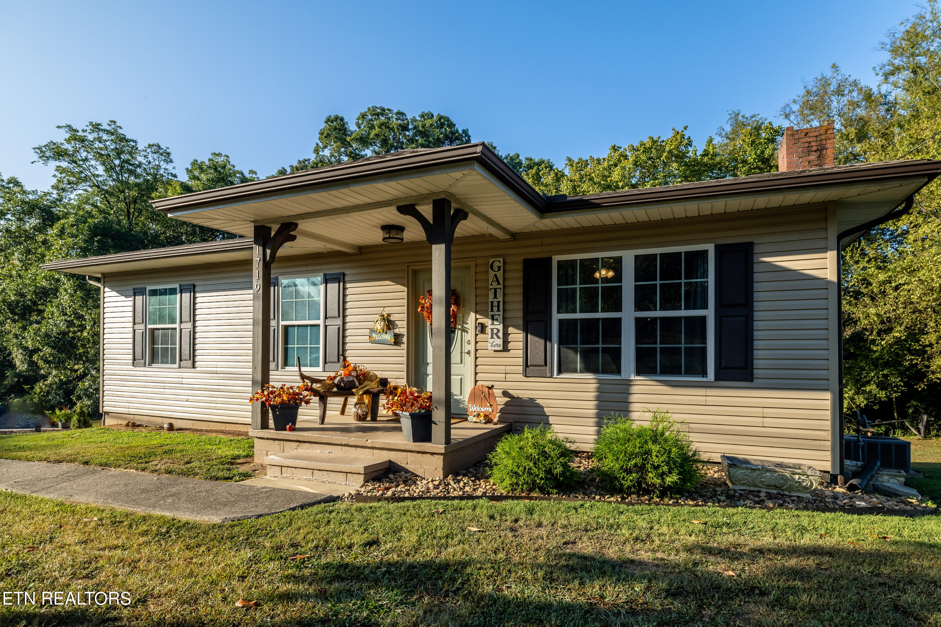 1719 Middlesettlements Road Maryville, TN 37801 - Photo 5 of 38 Roof is only 3 yrs old!