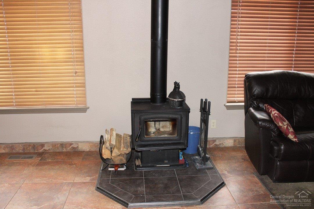 63251 Vogt Road Bend, OR 97701 - Photo 4 of 17 Gallery Image 4
