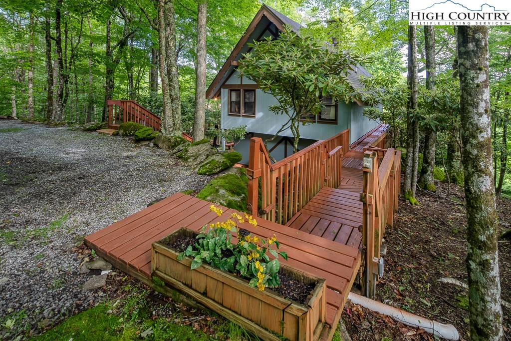 910 Charter Hills Road Beech Mountain, NC 28604 - Photo 5 of 39 Gallery Image 5
