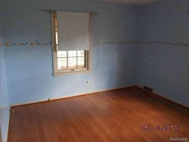 2183 Hawthorne Road Grosse Pointe, MI 48236 - Photo 12 of 16 2013-05-13 15.13.02.jpg