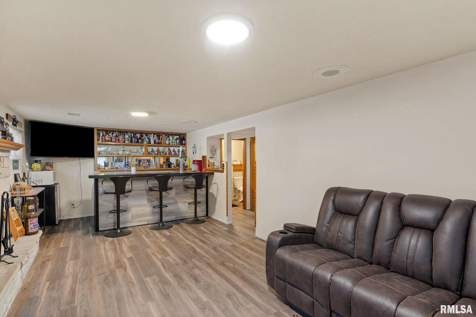 405 Westerfield Road Davenport, IA 52806 - Photo 20 of 33 Gallery Image 20