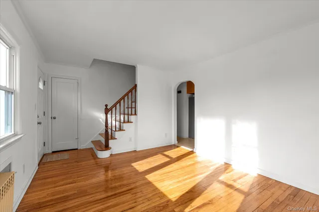 $700,000 | 5 White Street, Valley Stream, NY 11580