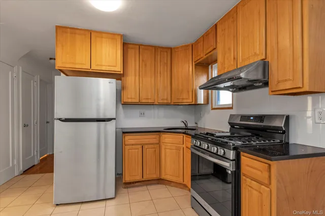 $700,000 | 5 White Street, Valley Stream, NY 11580