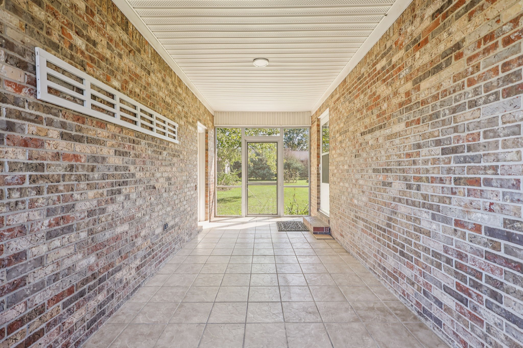 404 8th Avenue North Decherd, TN 37324 - Photo 18 of 23 a view of an empty room with a window