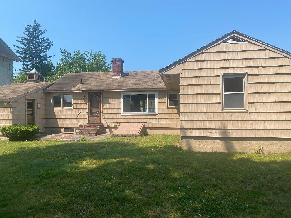 227 Greeley Street Clinton, MA 01510 - Photo 3 of 26