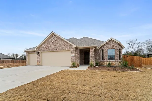 $2,450 | 612 Kyle Drive, Tioga, TX 76271