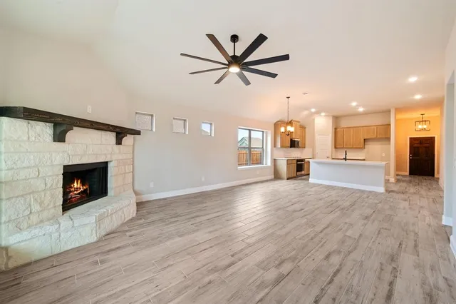 $2,650 | 612 Kyle Drive, Tioga, TX 76271