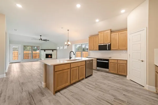 $2,450 | 612 Kyle Drive, Tioga, TX 76271