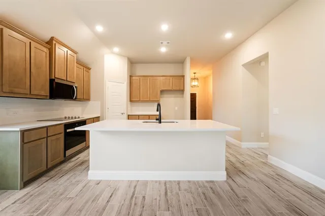 $2,650 | 612 Kyle Drive, Tioga, TX 76271