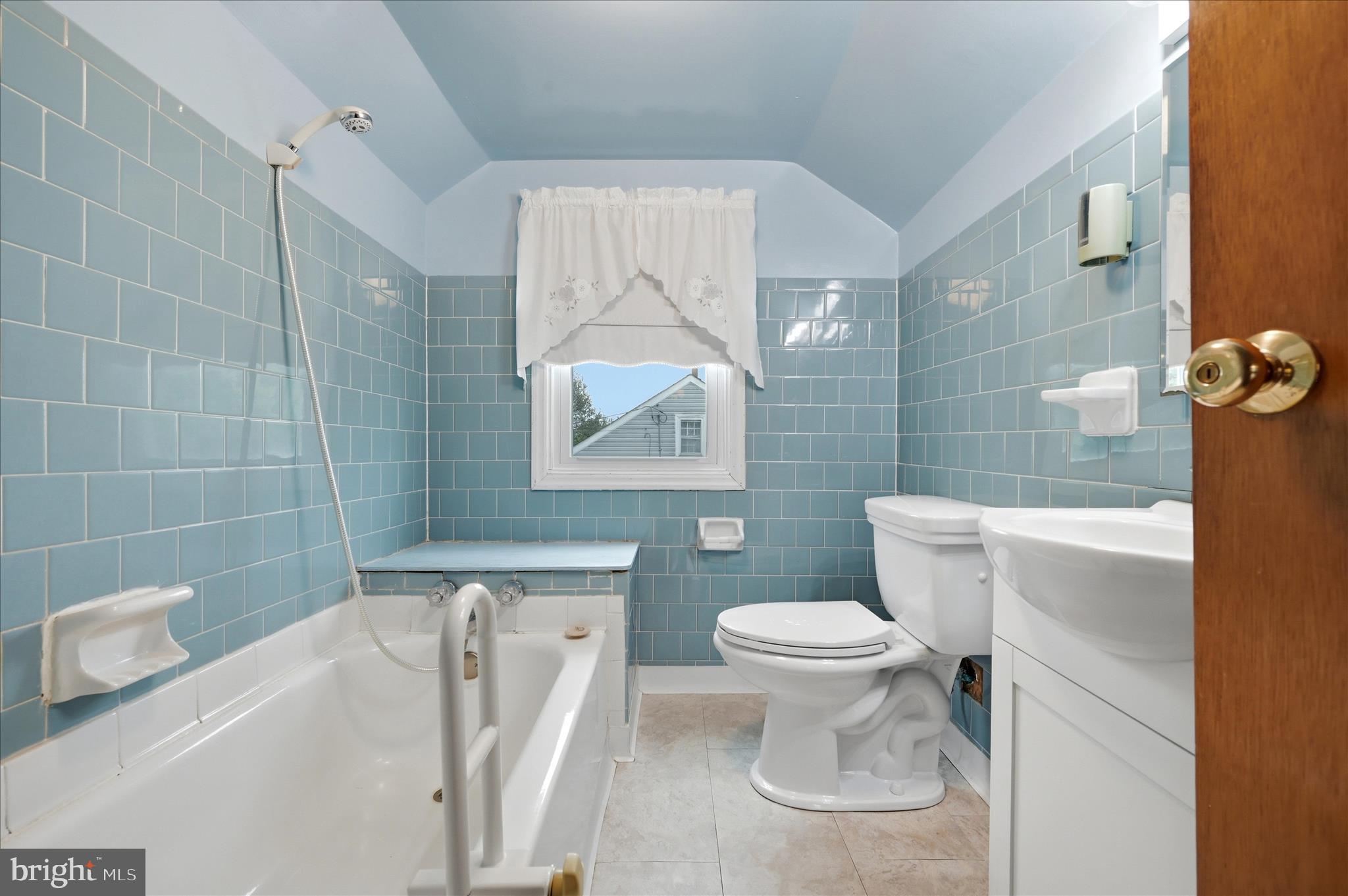 126 Marple Road Winchester, VA 22603 - Photo 25 of 42 Bathroom