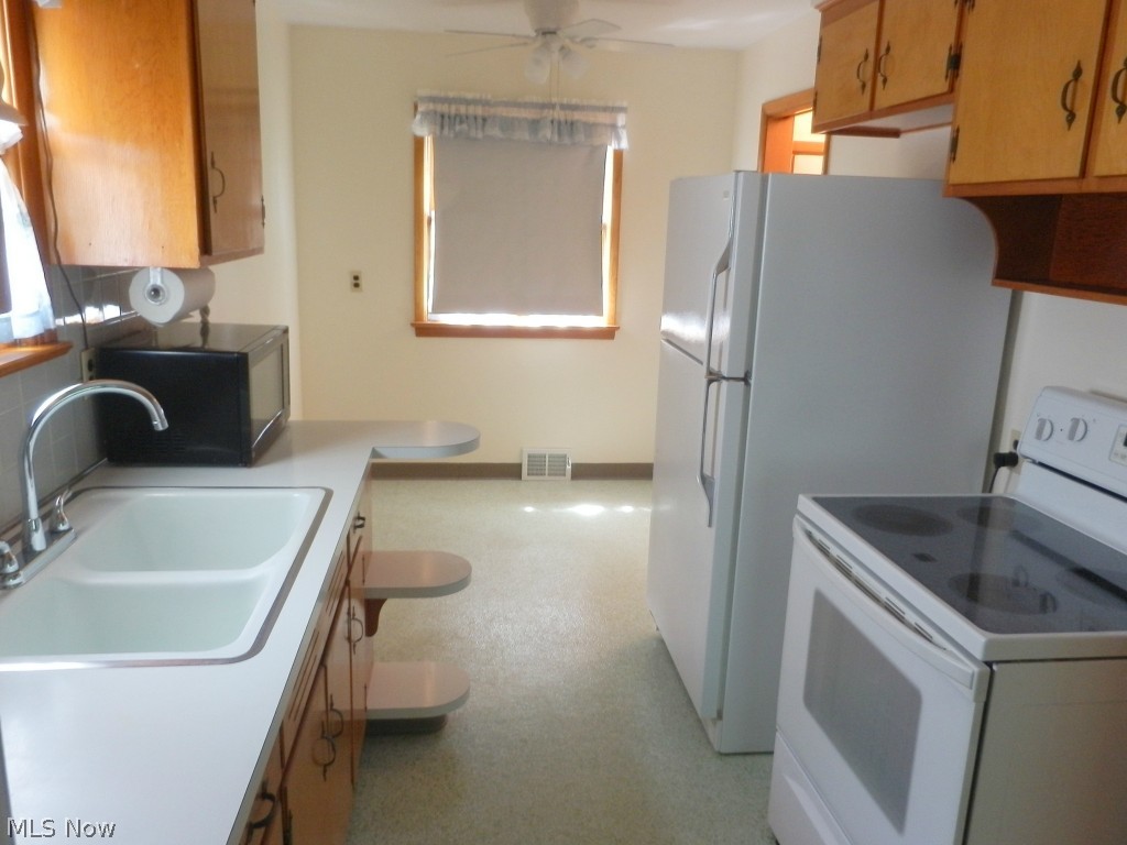 734 Dickerson Road Willowick, OH 44095 - Photo 3 of 16