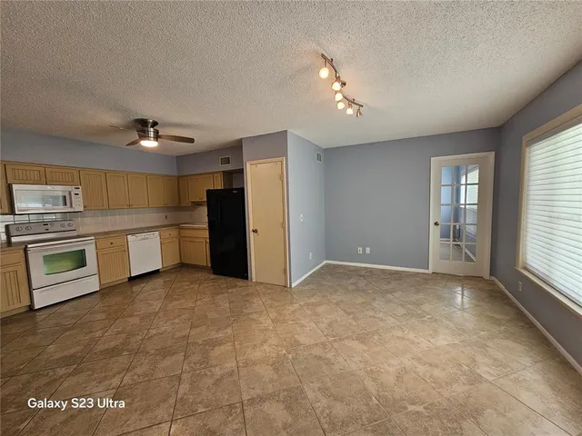 $1,850 | 2263 Americus Boulevard East, Unit 17, Clearwater, FL 33763