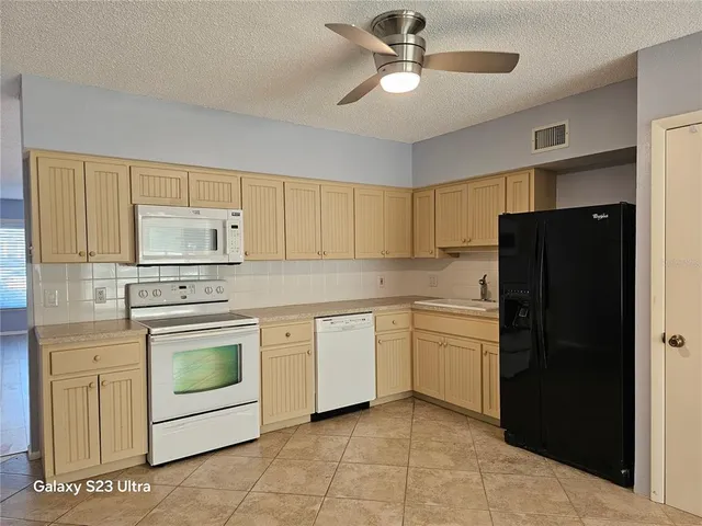 $1,850 | 2263 Americus Boulevard East, Unit 17, Clearwater, FL 33763