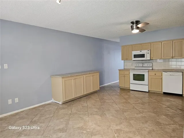 $1,850 | 2263 Americus Boulevard East, Unit 17, Clearwater, FL 33763