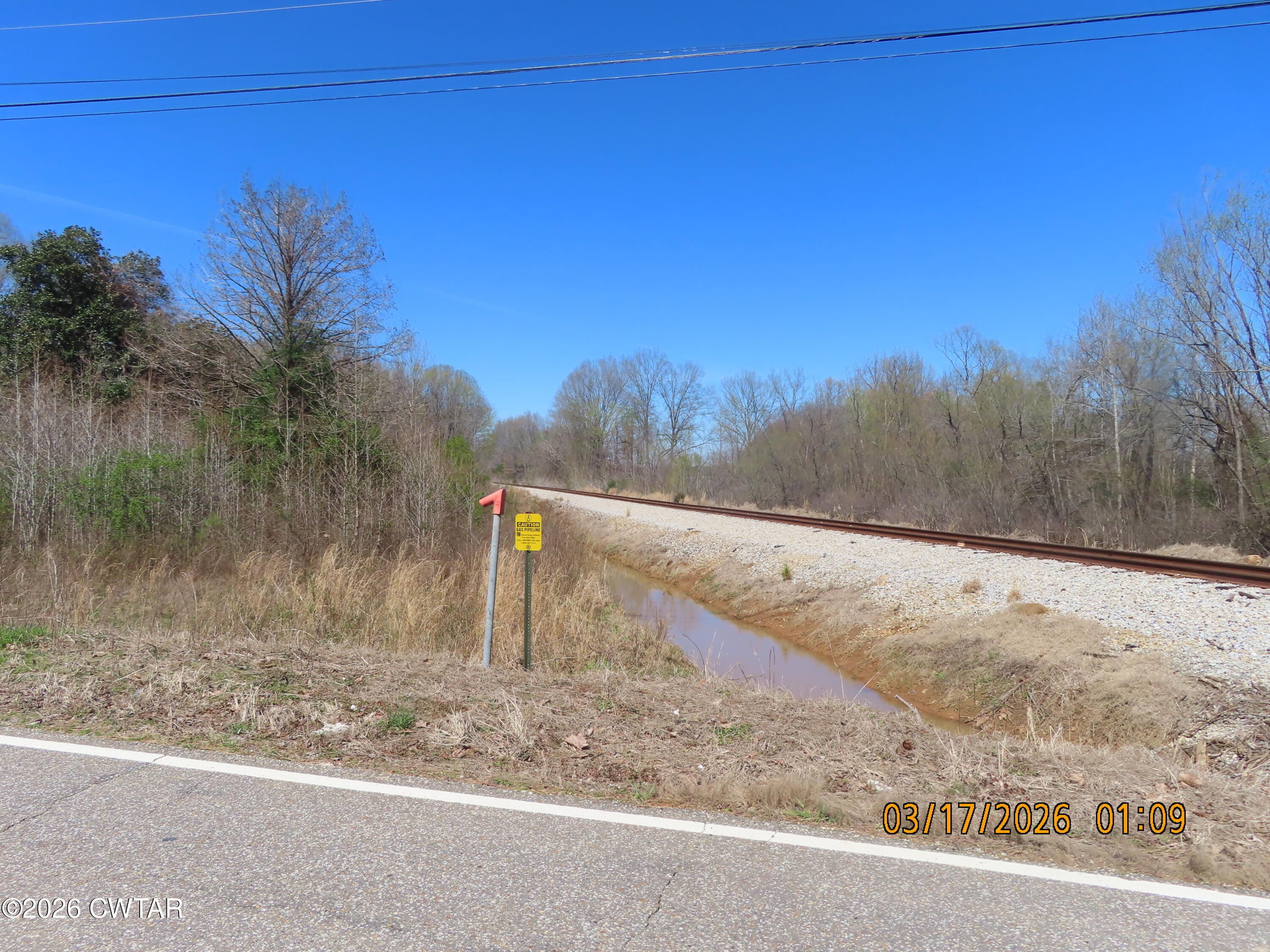 2059 Westover Road Jackson, TN 38301 - Photo 2 of 17 IMG_4810