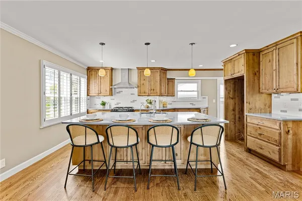 $435,000 | 143 Timbercrest Road, St. Louis, MO 63122
