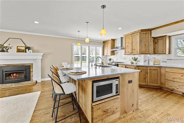 $435,000 | 143 Timbercrest Road, St. Louis, MO 63122