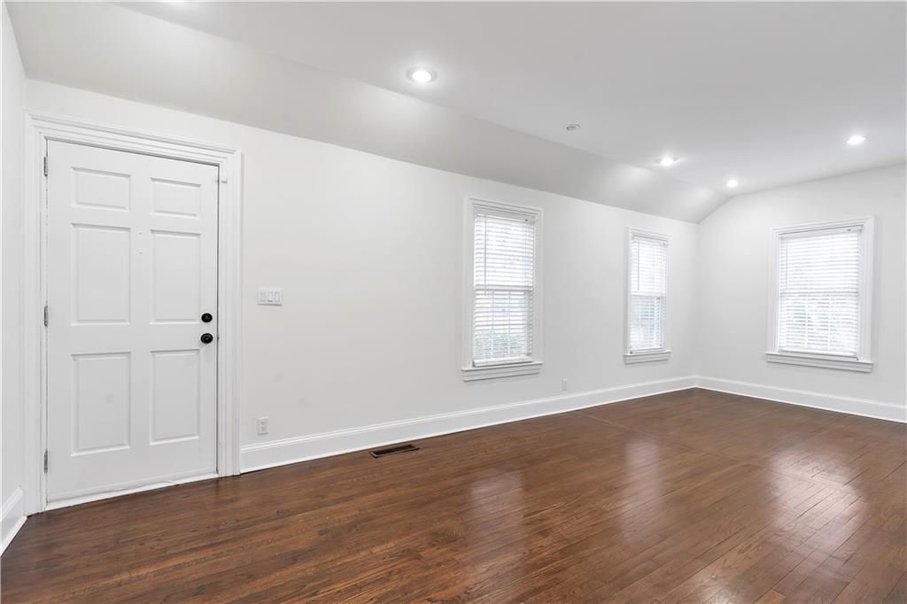 438 Deering Road Northwest Atlanta, GA 30309 - Photo 4 of 28