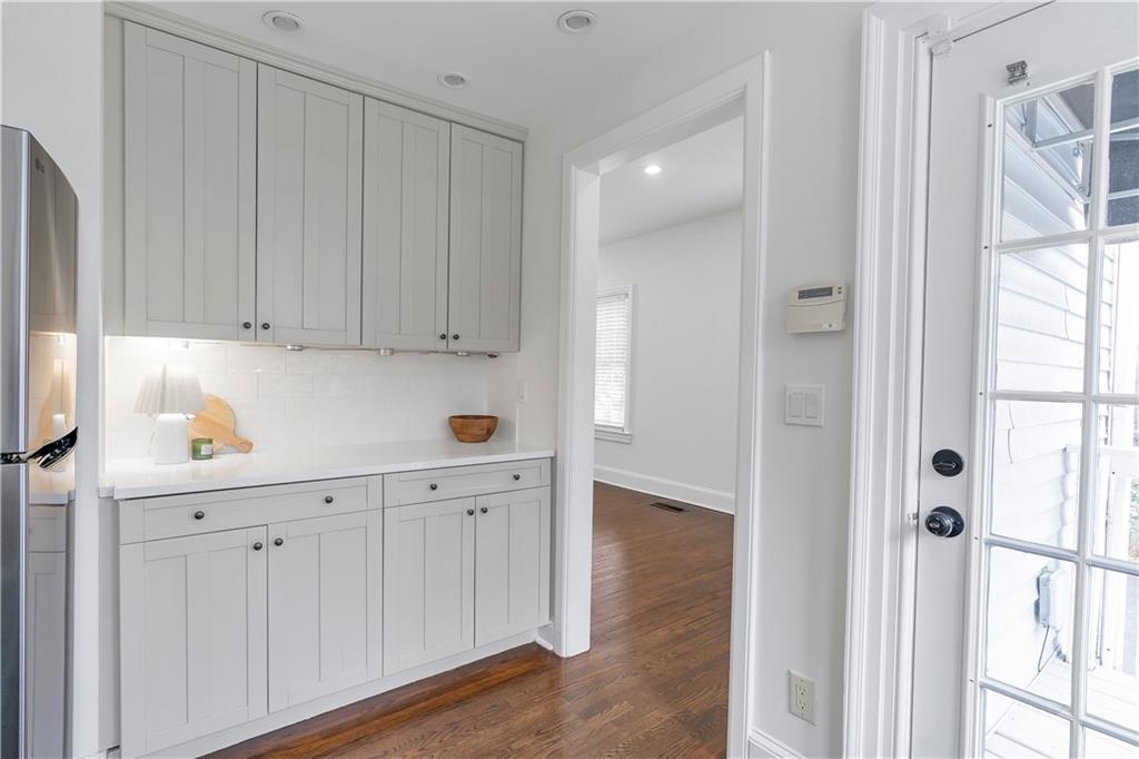 438 Deering Road Northwest Atlanta, GA 30309 - Photo 10 of 28