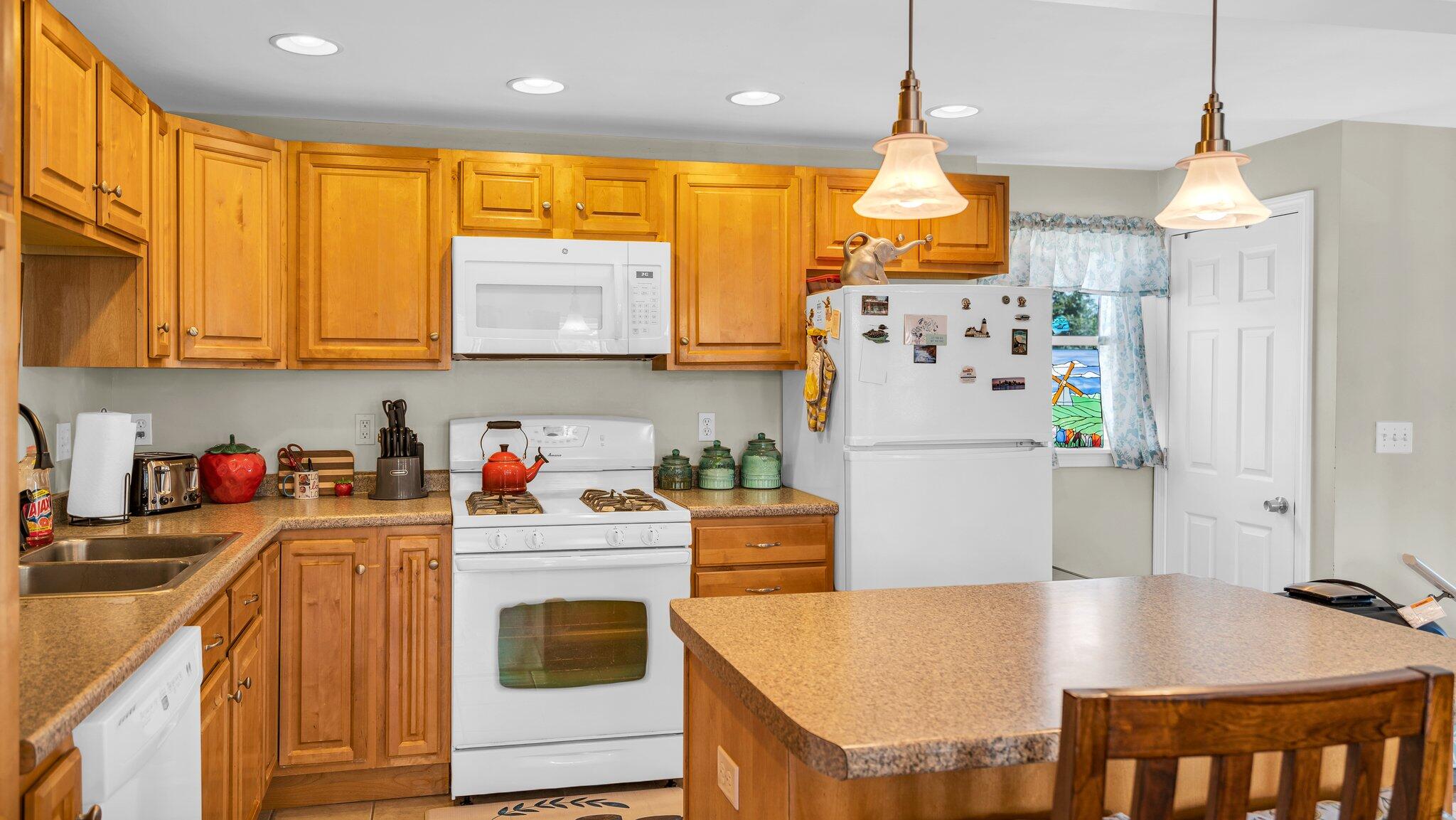 317 Alfred Street, Unit 201 Biddeford, ME 04005 - Photo 5 of 26 28-web-or-mls-DSC02414