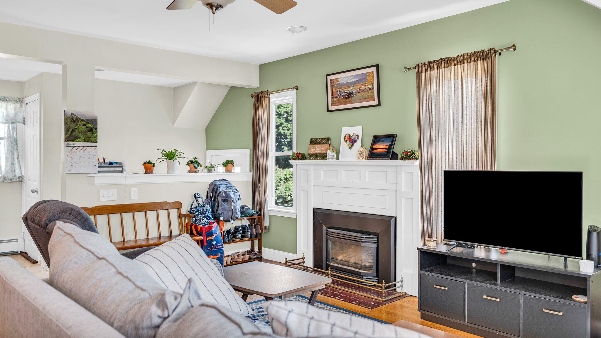 317 Alfred Street, Unit 201 Biddeford, ME 04005 - Photo 10 of 26 20-web-or-mls-DSC02372