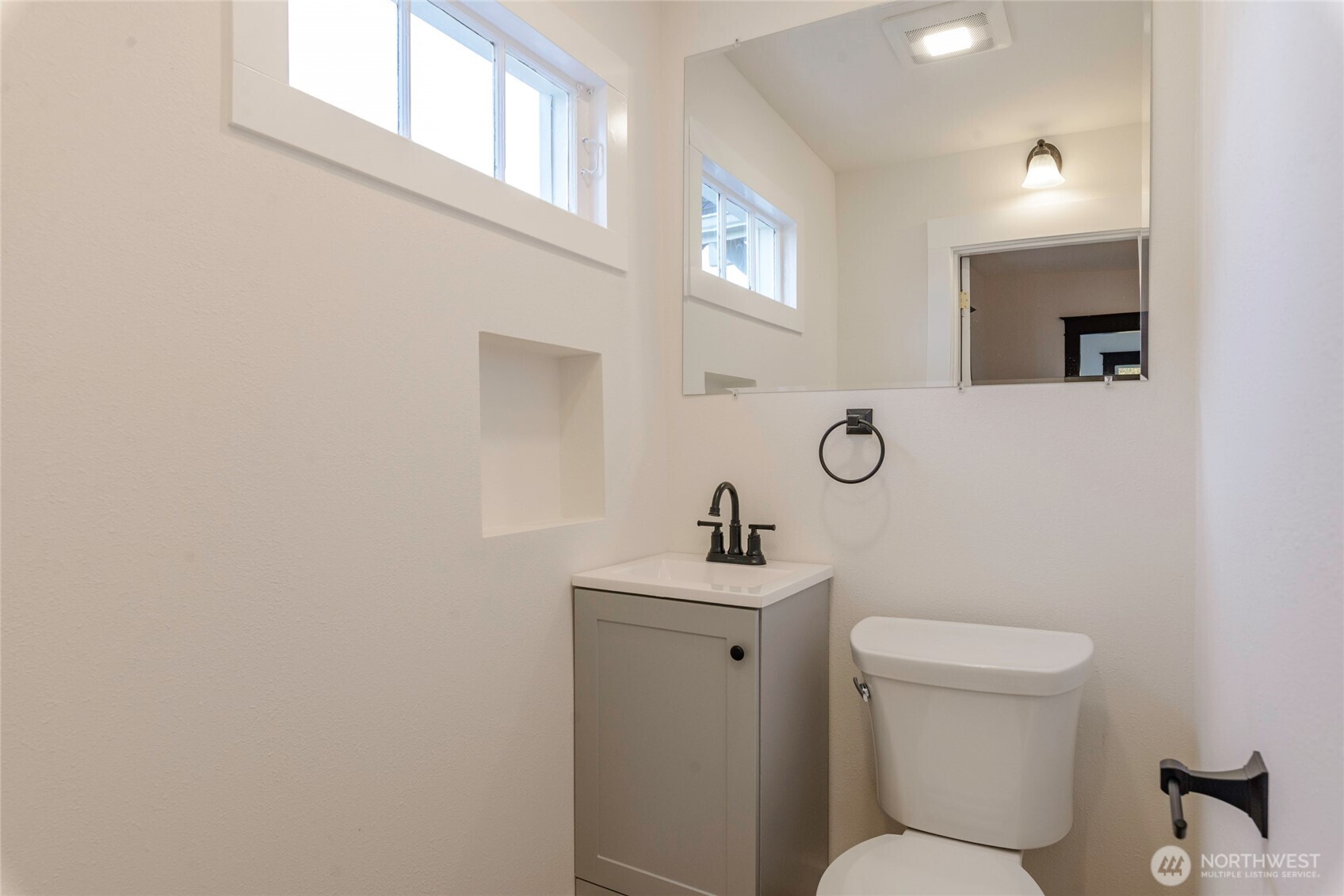 5219 North Winnifred Street Ruston, WA 98407 - Photo 11 of 19