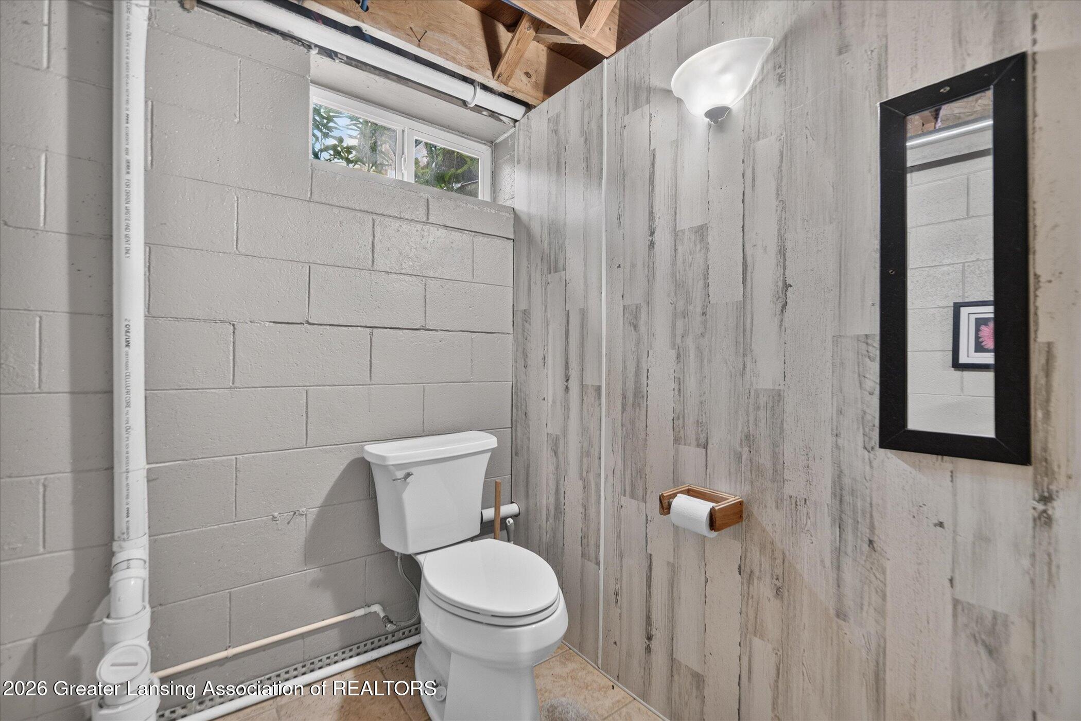 2915 North Cambridge Road Lansing, MI 48911 - Photo 31 of 36 32