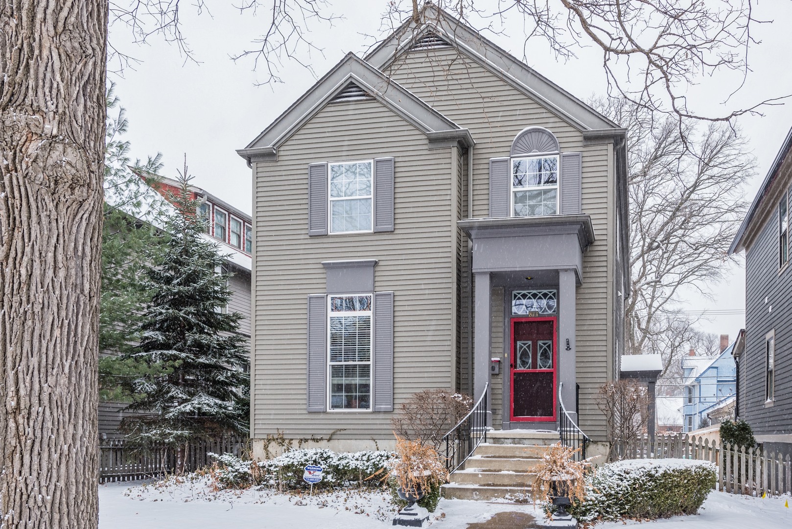 813 Monroe Street Evanston, IL 60202 - Photo 1 of 10