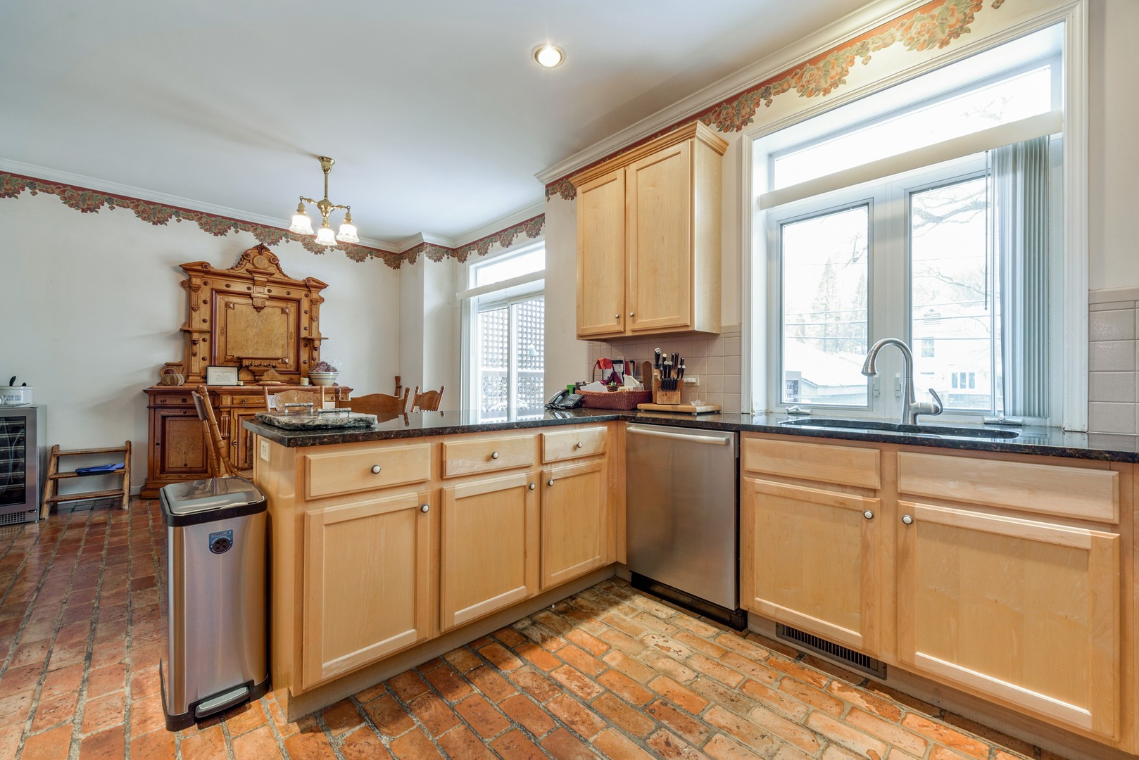 813 Monroe Street Evanston, IL 60202 - Photo 5 of 10