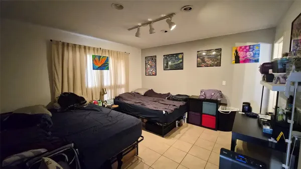 $1,000 | 2118 Oakdale Street, Unit 5, Houston, TX 77004