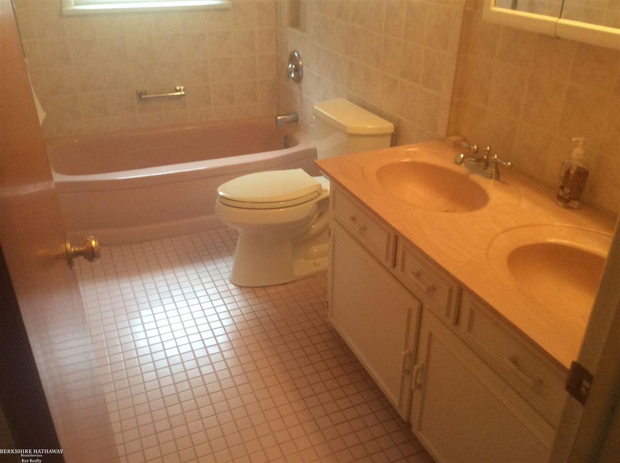 2140 Devonshire Road Bloomfield Hills, MI 48302 - Photo 18 of 24