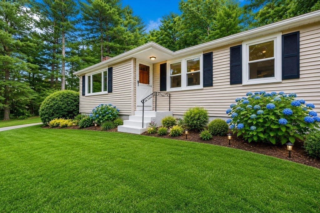 4 Cross Street Foxboro, MA 02035 - Photo 1 of 31