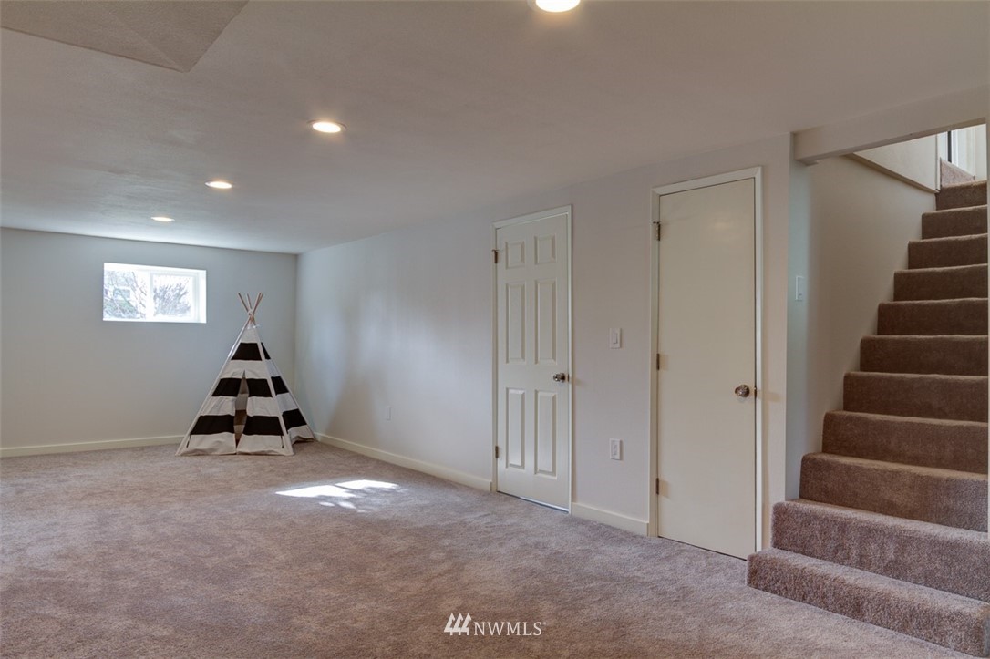 4102 Southwest Kenyon Street Seattle, WA 98136 - Photo 14 of 21 Gallery Image 14