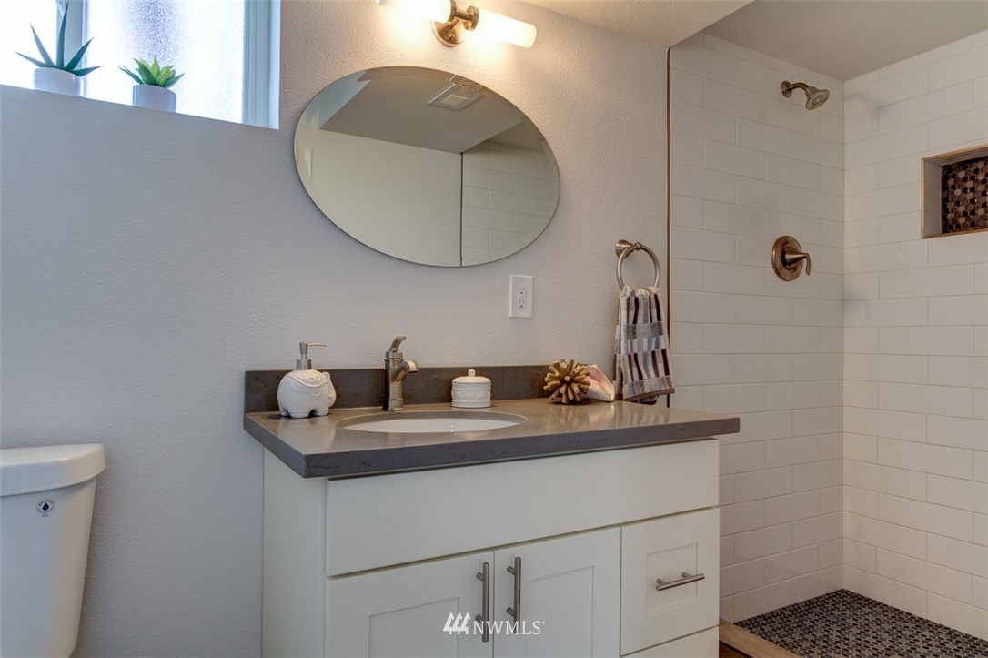 4102 Southwest Kenyon Street Seattle, WA 98136 - Photo 15 of 21 Gallery Image 15