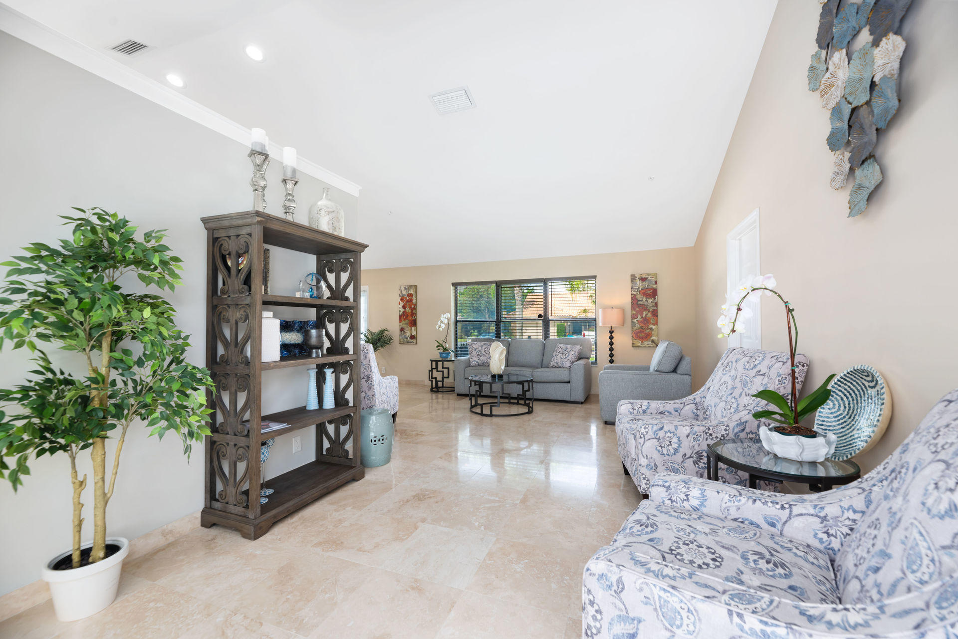 9536 Old Pine Road Boca Raton, FL 33428 - Photo 10 of 45 Private Sitting Area/ Dining Area