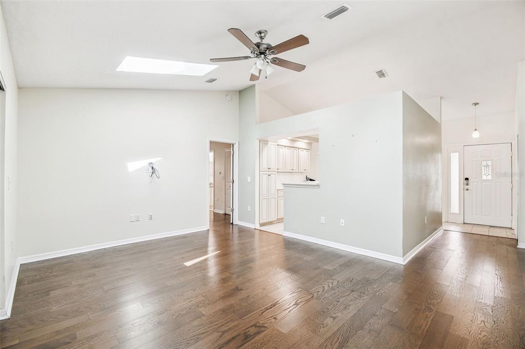 7021 Oregon Chickadee Road Weeki Wachee, FL 34613 - Photo 5 of 49