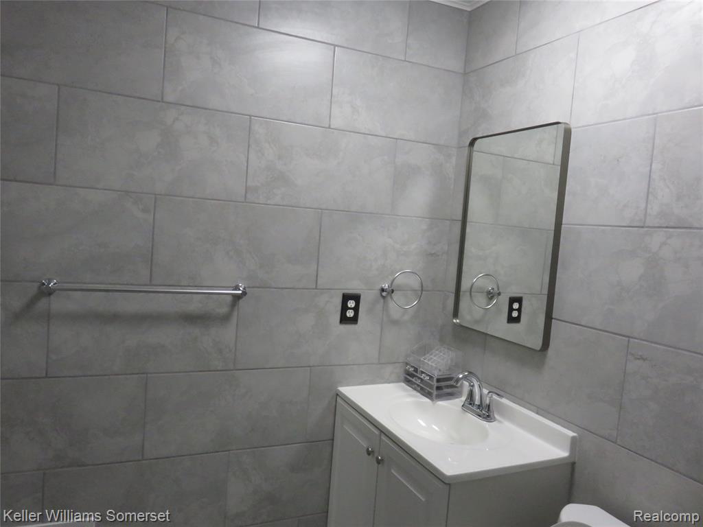 31189 Hoover Road, Unit 28 Warren, MI 48093 - Photo 11 of 26