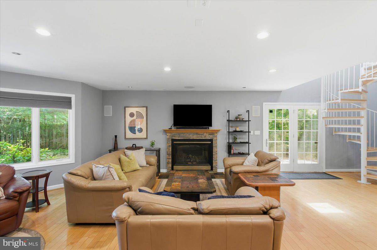 5803 Hall Street Burke, VA 22015 - Photo 15 of 77