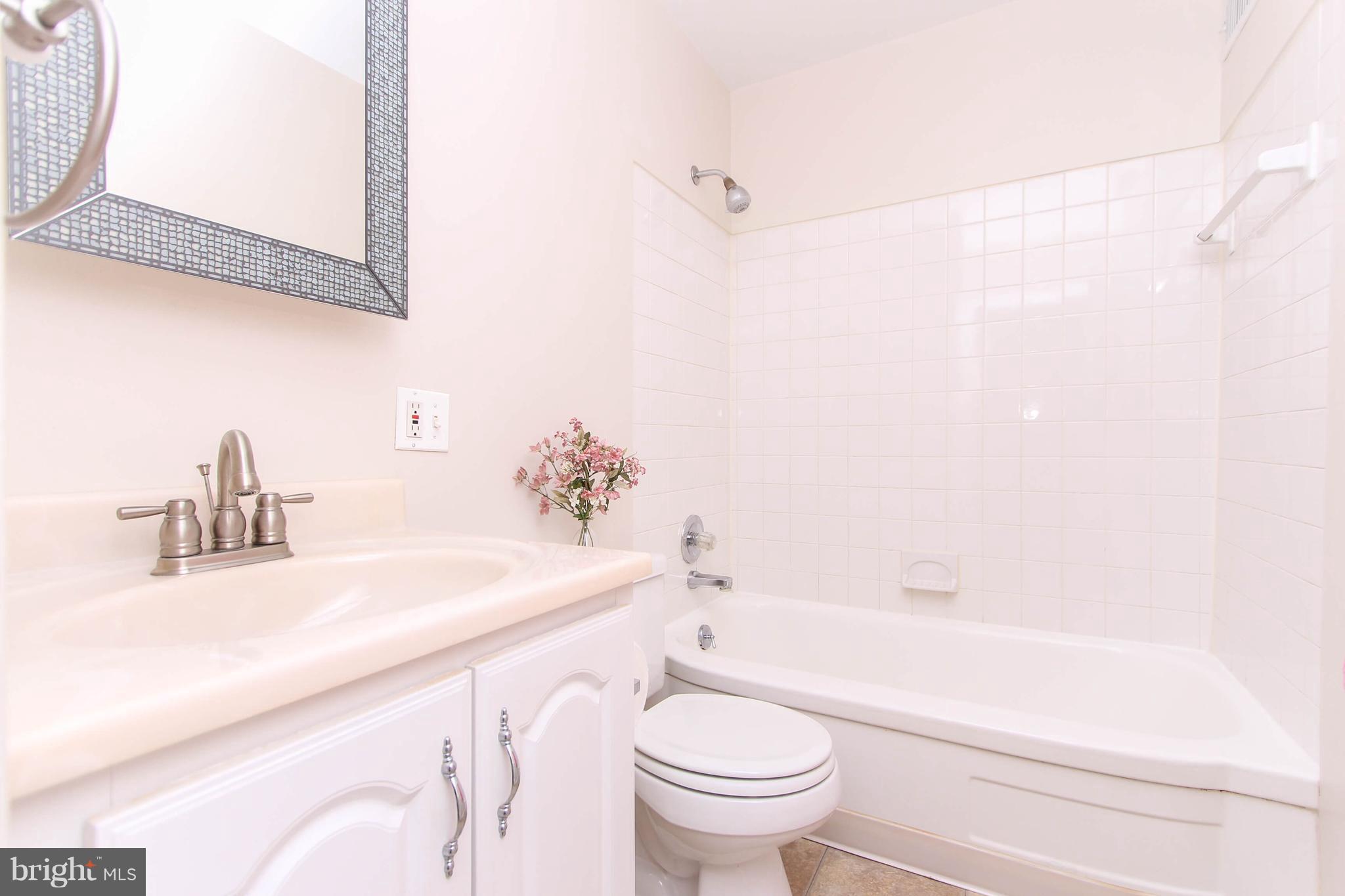 8333 Ridgely Oak Road Baltimore, MD 21234 - Photo 13 of 25 Full Bath