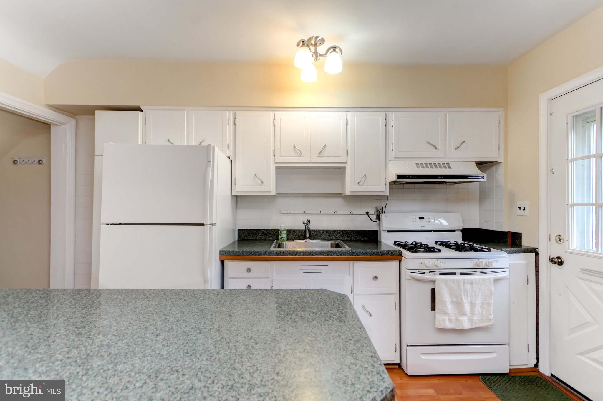 8333 Ridgely Oak Road Baltimore, MD 21234 - Photo 7 of 25 Kitchen