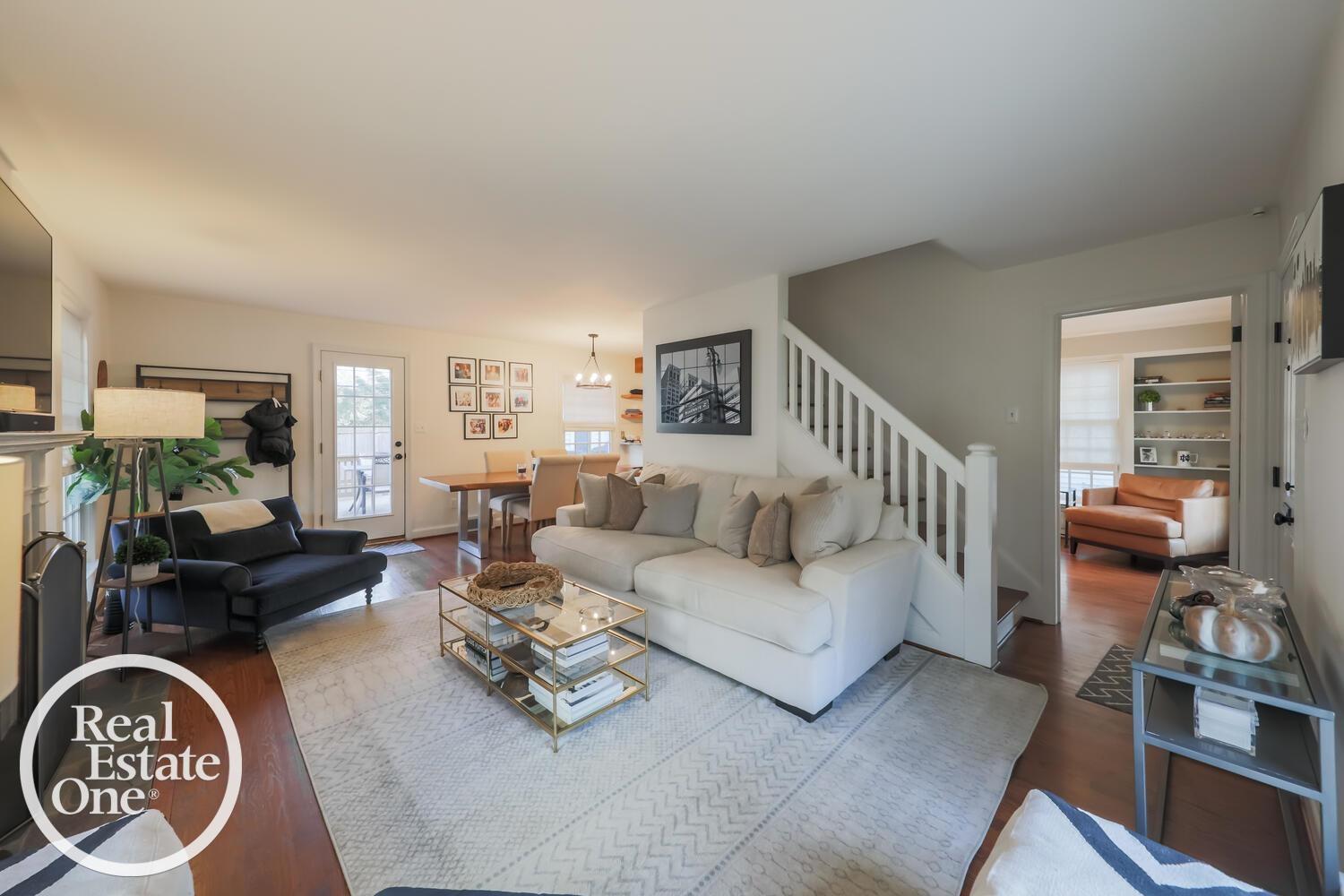 100 Mapleton Road Grosse Pointe, MI 48236 - Photo 5 of 25 50133263-7148ae1f-f033-4aef-90e4-c8cbfe10eced.JPG
