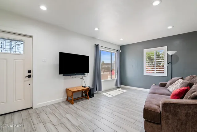 $369,000 | 9520 North Central Avenue, Phoenix, AZ 85020