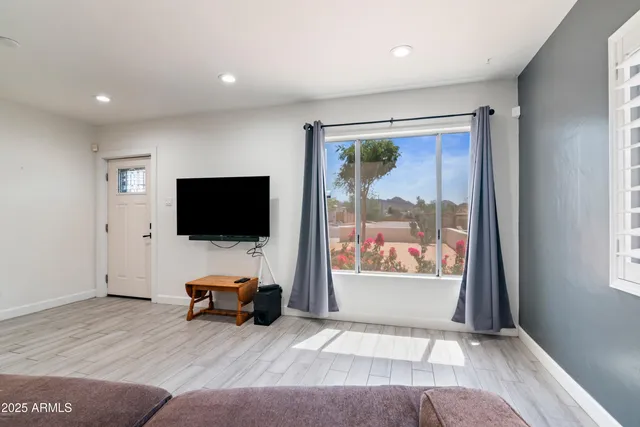 $369,000 | 9520 North Central Avenue, Phoenix, AZ 85020